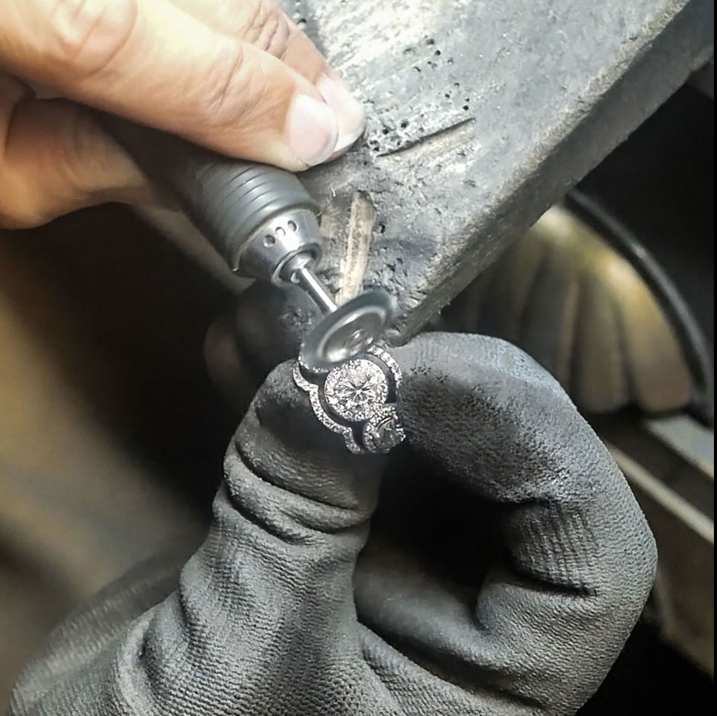 bague diamants sur mesure fabriquée à la main